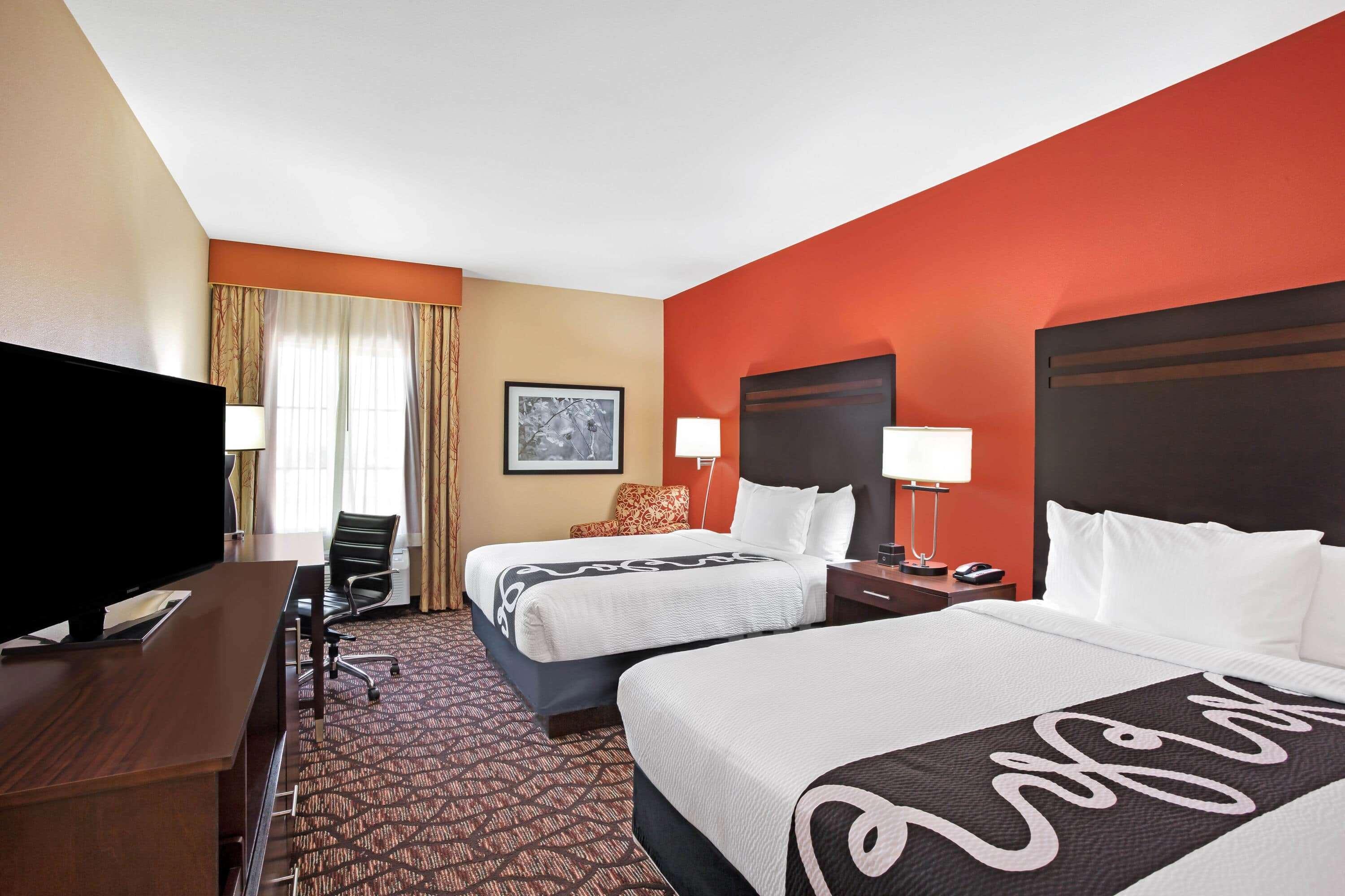 La Quinta By Wyndham Pecos Hotel Exterior photo