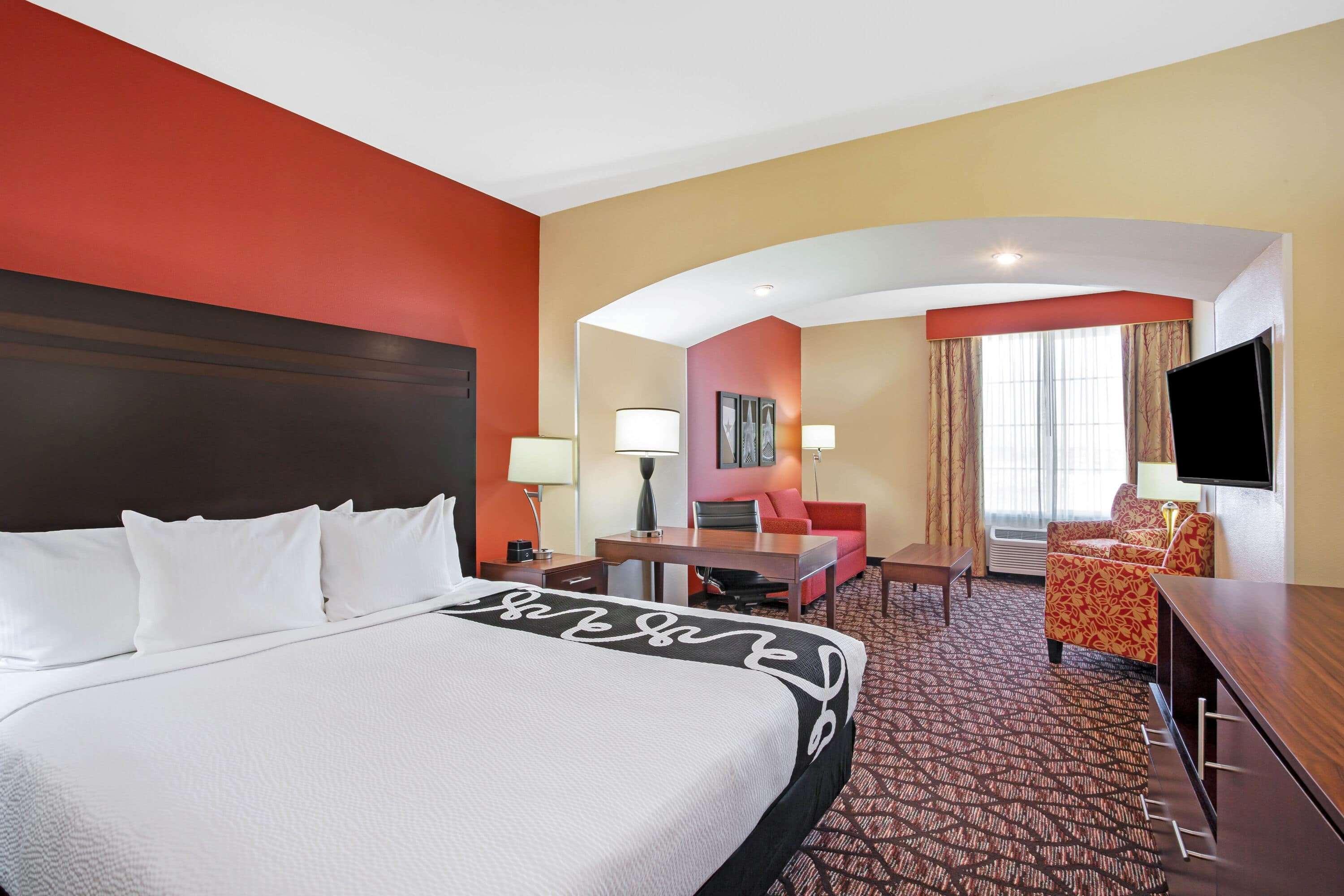 La Quinta By Wyndham Pecos Hotel Exterior photo
