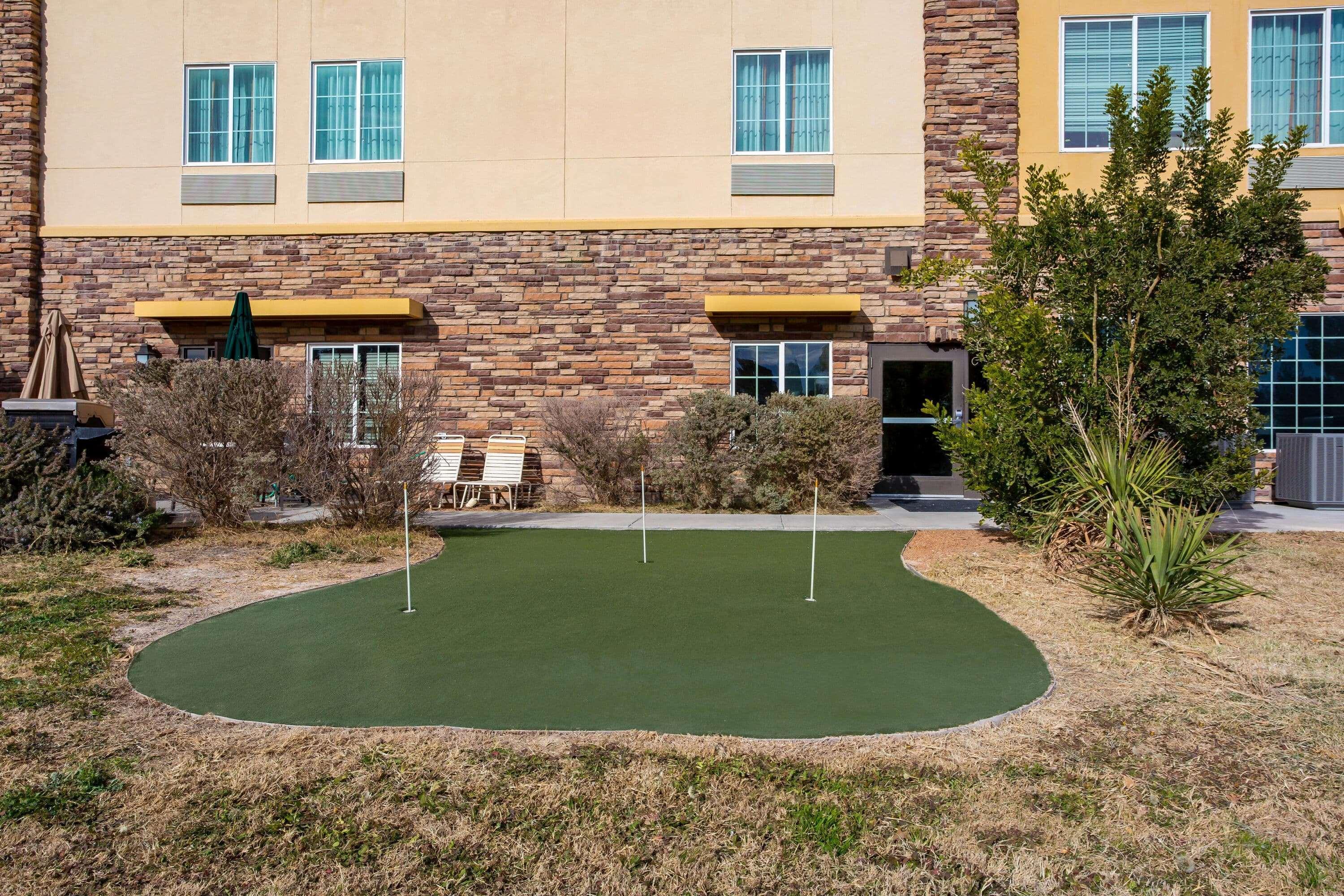 La Quinta By Wyndham Pecos Hotel Exterior photo