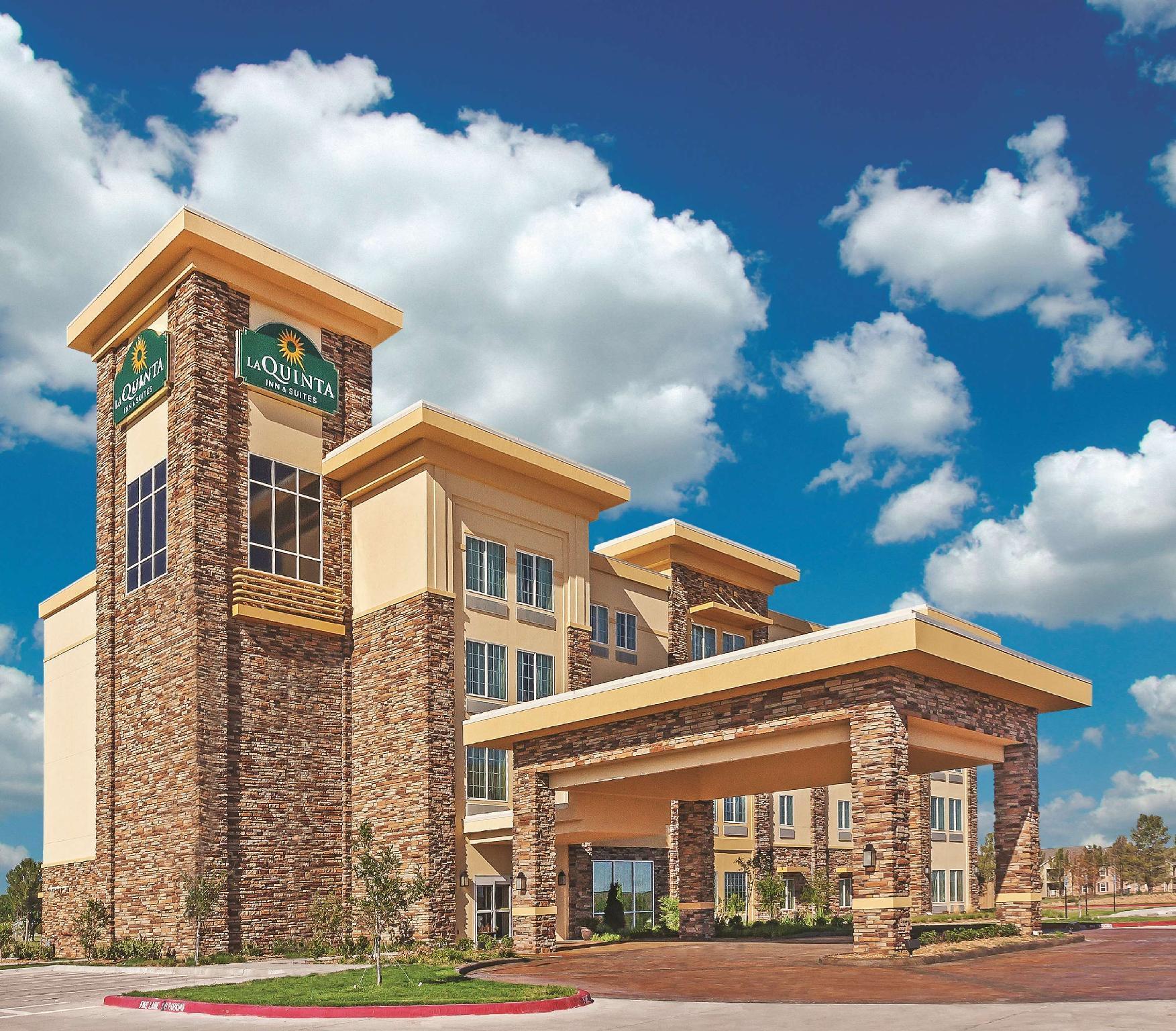 La Quinta By Wyndham Pecos Hotel Exterior photo